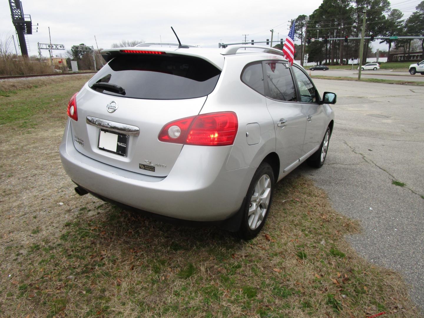 2012 Silver Nissan Rogue S AWD (JN8AS5MV7CW) with an 2.5L L4 DOHC 16V engine, Continuously Variable Transmission transmission, located at 2553 Airline Blvd, Portsmouth, VA, 23701, (757) 488-8331, 36.813889, -76.357597 - Down Payment: $999 Weekly Payment: $95 APR: 23.9% Repayment Terms: 42 Months ***CALL ELIZABETH SMITH - DIRECTOR OF MARKETING @ 757-488-8331 TO SCHEDULE YOUR APPOINTMENT TODAY AND GET PRE-APPROVED RIGHT OVER THE PHONE*** - Photo#5